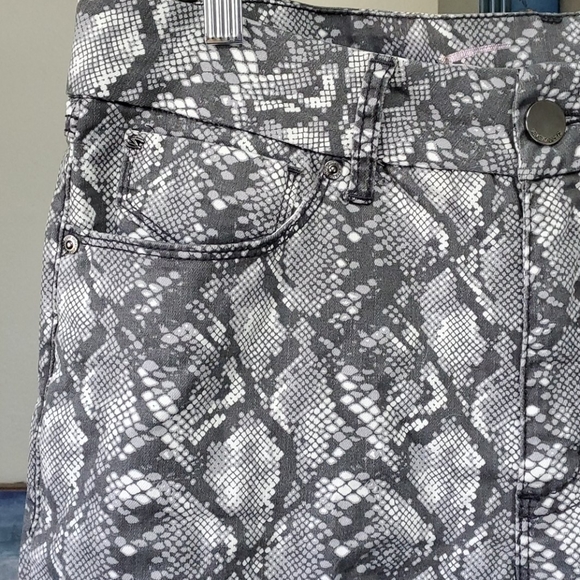 Seven7, python print hight waist jeans - Picture 2 of 9